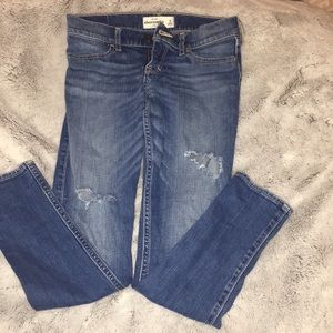 1 med wash: 1 dark wash jeans